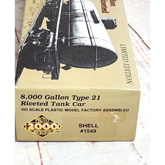 Proto 2000 Series 8,000 Gallon Type 21 Riveted Tank Car HO Scale Model Train - Picture 2 of 14